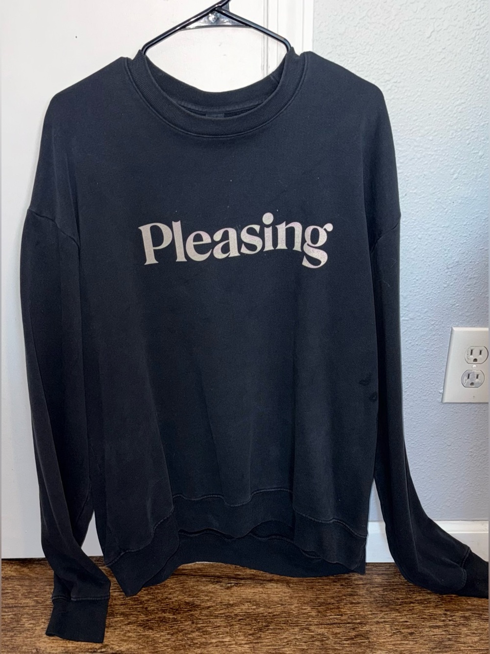 Pleasing Black Crewneck Sweatshirt